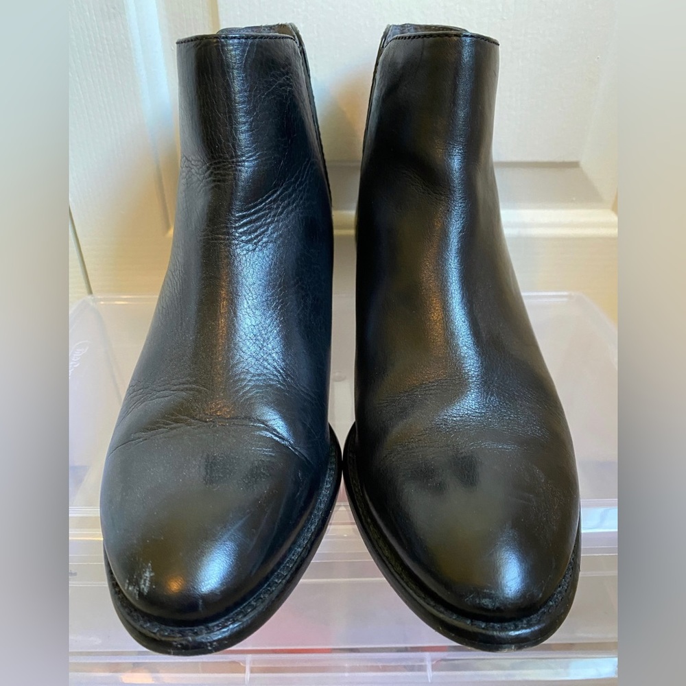 Seychelles black Chelsea bootie, size 6.5